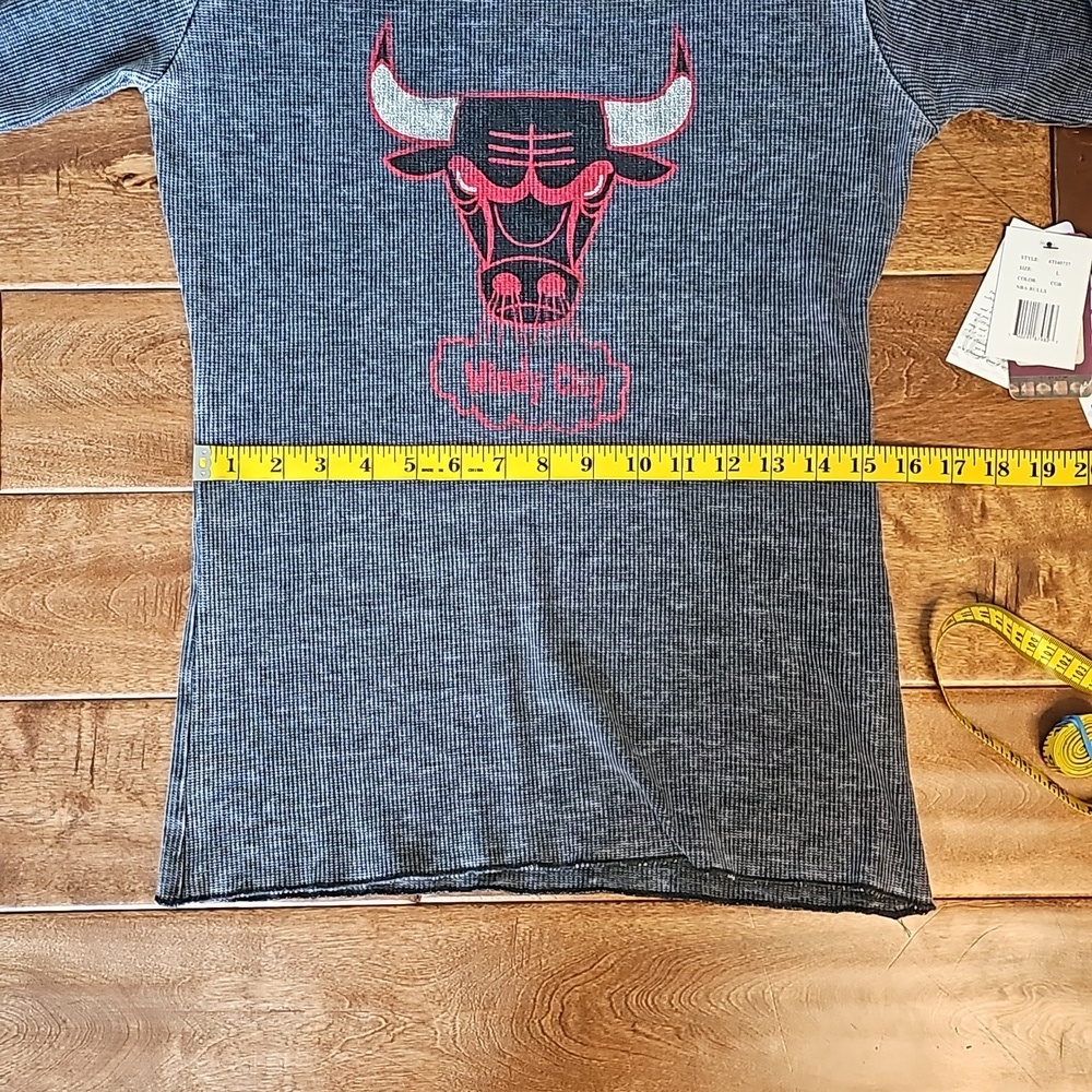 NWT: Chicago Bulls thermal shirt size L - Picture 13 of 14